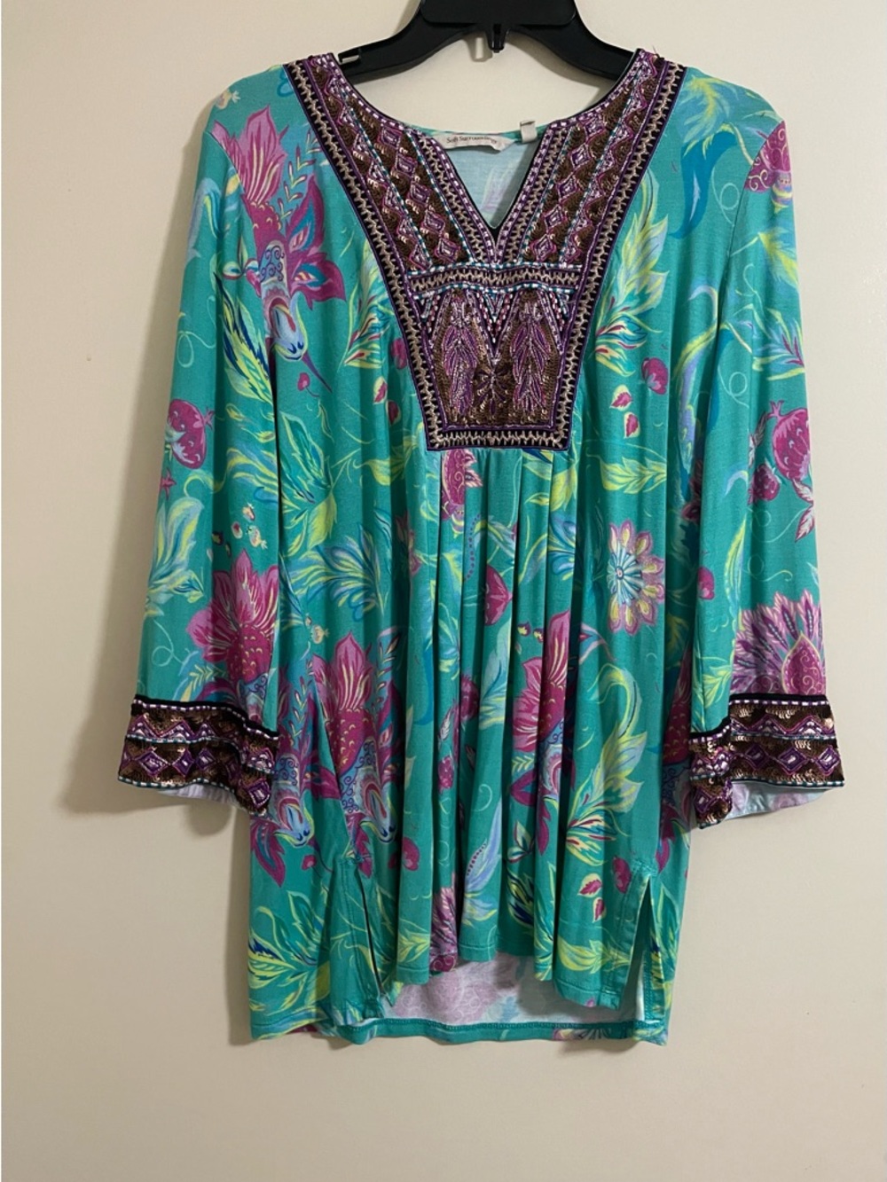Soft Surroundings Floral Embroidered Sequined Vneck Chest Tunic Blouse Top Sz M